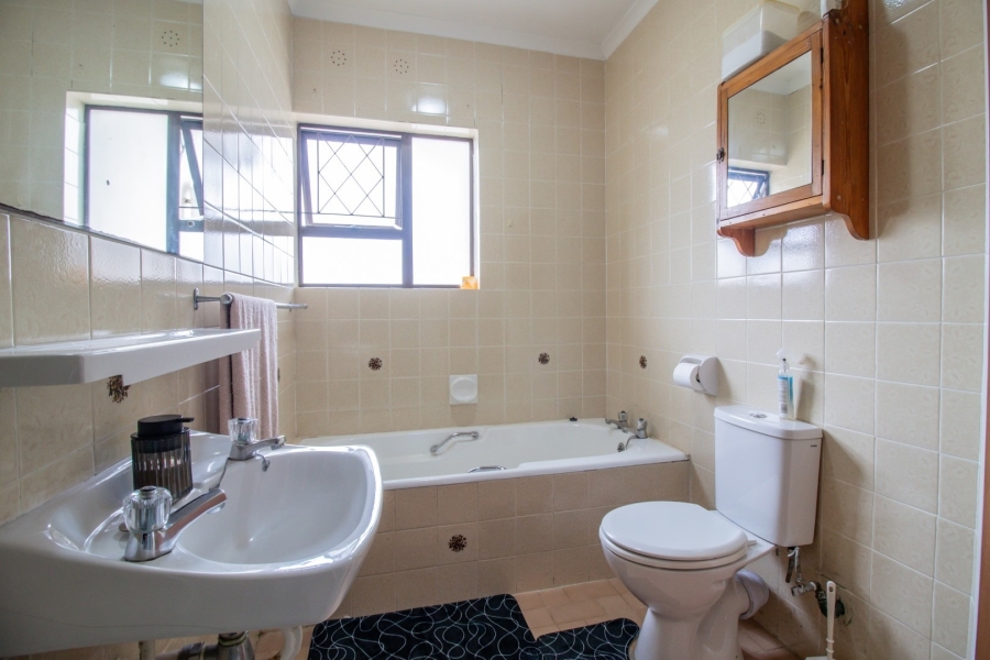 To Let 3 Bedroom Property for Rent in Beacon Bay Eastern Cape